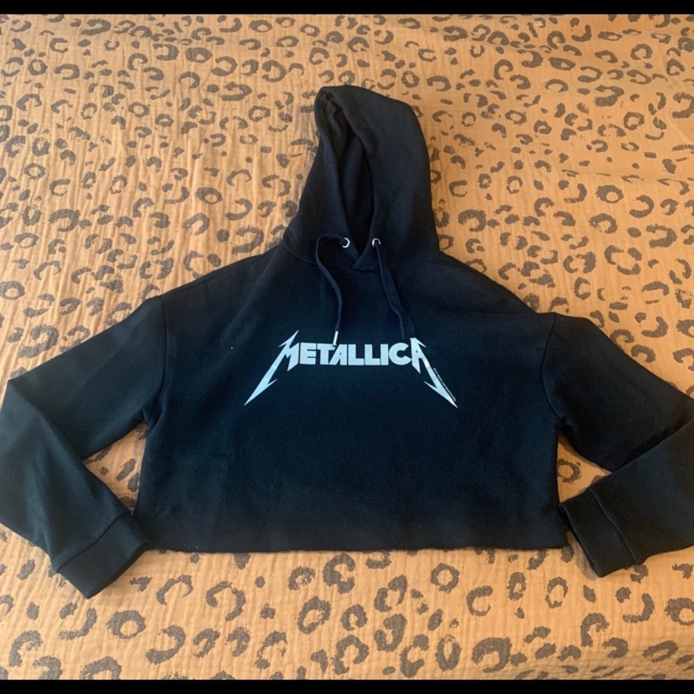 Cropped Metallica Hoodie